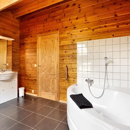 Elegant With Sauna, Cleaning Included Septon
