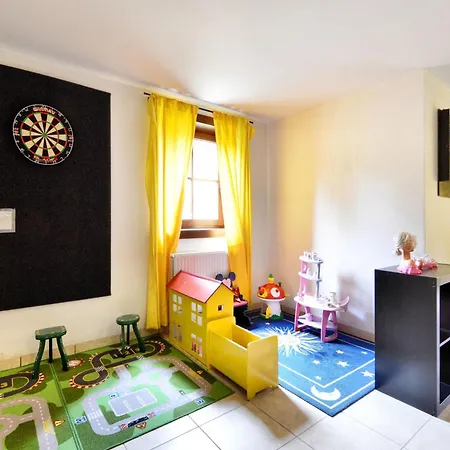 In With Terrace, Cleaning Included * Septon